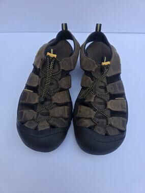 Keen Newport H2 Closed Toe Waterproof Leather Hiking Trail Sandals Mens 10